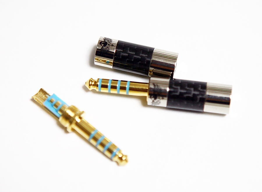 CONNOISSEUR 4.4mm 4극 단자